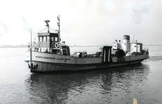 BR_OV_VEERBOTEN_032 De veerboot Hoofd Ingenieur van Elzelingen; ca. 1975
