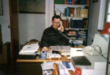 BR_STCATHARIJNEHOF_PROVOOST_58 Aart van der Houwen, medewerker van het Stadsarchief, gevestigd in de Provoost; Februari 1998