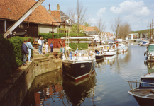 BR_TURFKADE_140 Bij Scheepswerf Delta van Van der Torren wordt de Walrus te water gelaten; ca. 1990