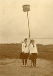 BR_VERENIGINGEN_BRINIO_032 De leden van Gymnastiekvereniging Brinio op het sportveld aan de Welleweg. Dames Kruit en ...