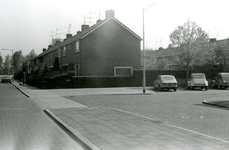 BR_WELLEWEG_008 Kijkje op de bebouwing langs de Welleweg; ca. 1978