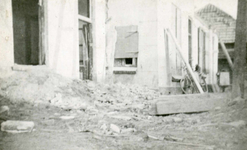 BR_WO2_BOM_DIJKSTRAAT_002 Schade van het bombardement; distributiekantoor; 4 maart 1943