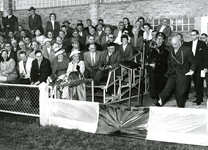 BR_WRW_075 Opening van het gemeentelijk sportpark Noord-Meeuwenoord door burgemeester van Zwieten; 23 augustus 1960