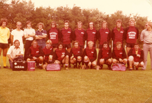 BR_WRW_098 Elftal van voetbalvereniging Wit-Rood-Wit; ca. 1980