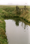 BR_ZUURLANDSEWEG_005 Kijkje op de sloot langs de Zuurlandseweg, uitzicht over de polder Zuurland; 1996