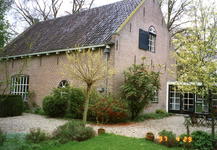 GV_BURGVANDERMINNELAAN_07 Koetshuis achter het herenhuis 'Swaaneburg' (1857); 29 april 1997