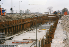 GV_GROENEKRUISWEG_26 De nieuwe busbaan langs de Groene Kruisweg: aanleg tunnel; 20 maart 1997