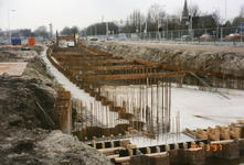 GV_GROENEKRUISWEG_27 De nieuwe busbaan langs de Groene Kruisweg: aanleg tunnel; 20 maart 1997