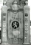 GV_KAAISTRAAT_11 Wapenbord uit het voormalige Hof van Putten, later overgebracht naar het stadhuis van Geervliet; ca. 1975