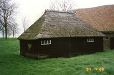 GV_RINGDIJK_20 Schaapskooi bij de monumentale boerderij Dammestee; 29 april 1997