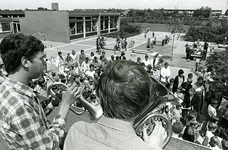 HV_BLOEMENDAELE_05 Opening Sportweek bij de school langs de Bloemendaele; ca. 1990