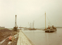 HK_AALDIJK_018 Het versterken van de Aaldijk door de aanleg van glooiwerken; ca. 1970