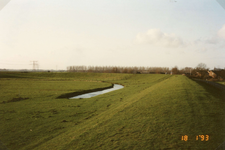 HK_AALDIJK_019 De Aaldijk richting de Toldijk, links buitendijks gebied langs het Spui; 18 januari 1993