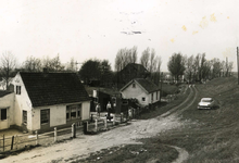 HK_GADDIJK_031 Arbeiderswoningen langs de Gaddijk. Van links naar rechts: huis van de familie Piet Mol, de familie Dirk ...