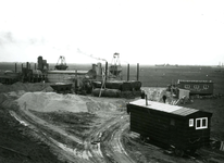 HE_DELTAWERKEN_033 Hellevoetsluis; Voorbereidingen voor de aanleg van een werkhaven voor de aanleg van de ...