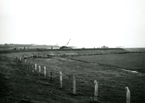 HE_DELTAWERKEN_036 Voorbereidingen voor de aanleg van een werkhaven voor de aanleg van de Haringvlietdam; 1957