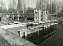 HE_DROOGDOK_007 De reconstructie van het pomphuis is in volle gang; februari 2001