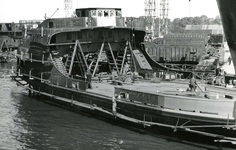 HE_RTM_014 De verbouw van een veerboot tot zijladingsveerboot Haringvliet voor de RTM bij de Amsterdamse Werf Verschure; 1956