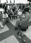 HE_STRUYTSEHOECK_004 Braderie en kinderspelletjes op het Winkelcentrum De Struytse Hoeck (origami); 14 oktober 1990