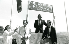 HE_ZUIDFRONT_001 Wethouder Sala opent de rondvaarten van MS Haringvliet; ca. 1985