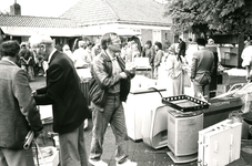 NN_EVENEMENT_006 Rommelmarkt in Nieuwenhoorn: witgoed; 22 september 1988