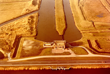 NN_GEMAALTROUW_014 Luchtfoto van Gemaal Trouw; 1982