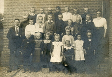 NN_KLASSENFOTO_003 Bovenste rij: Jaap Looij, Leen Noordermeer, Bas v/d berg, Arie Hage, Kees v/d Meijden, Gerrit ...