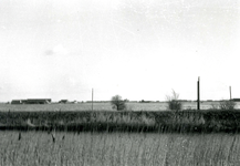 NN_WATERSNOODRAMP_011 De Kanaalweg, aan alle zijden water; Februari 1953
