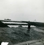 OV_BRIELSEMAASDAM_19 Oostvoorne; Werkzaamheden voor de aanleg van de Brielse Maasdam, ca. 1950