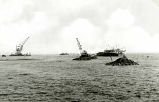 OV_BRIELSEMAASDAM_20 Oostvoorne; Werkzaamheden voor de aanleg van de Brielse Maasdam, ca. 1950