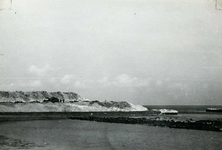 OV_BRIELSEMAASDAM_24 Oostvoorne; Werkzaamheden voor de aanleg van de Brielse Maasdam, ca. 1950