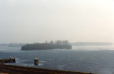OV_BRIELSEMAASDAM_61 Uitzicht op Brielse Meer vanaf de Brielse Maasdam; ca. 1994