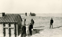 OV_HEINDIJK_55 Oostvoorne; De herbouwde Kogeloven wordt geopend, ca. 1959