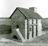 OV_HEINDIJK_76 Oostvoorne; De herbouwde Kogelgloeioven, 20 juli 1958