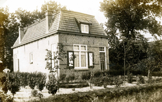 OV_MILDENBURGLAAN_13 Woning van de heer Pasman Kemp, huisknecht van de heer Lette ( Burgemeester van Oostvoorne) ; ca. 1915