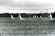 OV_OOSTVOORNSEMEER_06 Surfers op het Oostvoornse Meer; 2000