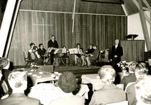 OV_PERS_205 Bezoek commissaris van de Koningin, mr. Klaasesz. Optreden kamerorkest in de Gereformeerde Kerk; 15 januari 1968