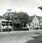 OV_STATIONSWEG_49 Café Centraal langs de Stationsweg; 1957