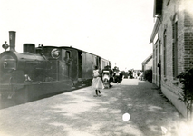 OV_TRAM_43 De RTM Tram op het station; ca. 1910