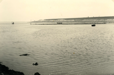 OV_WATERSNOODRAMP_037 Oostvoorne; Herstelwerkzaamheden aan de Brielse Maasdam, 21 mei 1953