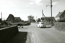 OV_ZANDWEG_02 De Zandweg ter hoogte van de kruising met de Polderslaan; ca. 1960