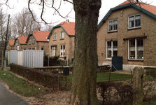 OV_ZANDWEG_04 Aanbouw van tien nieuwe woningwetwoningen langs de Zandweg, met daarvoor de te slopen woningen; 1987