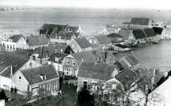 OH_WATERSNOODRAMP_015 Zicht op het dorp vanuit de Kerktoren (Hollandseweg, Kaatsbaan); 1 februari 1953