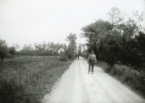 RO_BOOMWEG_04 De Boomweg met het paardenpad; ca. 1930
