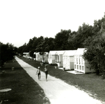 RO_DUINRAND_36 Vakantiehuisjes op het Van Itersonkamp; 18 augustus 1967