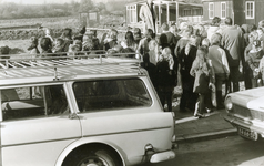 RO_DWARSWEG_33 Toespraak bij slaan eerste paal voor de O.L.S. II aan de Dwarsweg door burgemeester Jhr. J. Alberde van ...