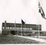 RO_DWARSWEG_46 Opening van de sporthal De Merel. Vooraanzicht van de sporthal; 31 oktober 1973
