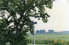 RO_HILSEWEG_04 Hilseweg, foto is genomen op de T-splitsing met de Hippelseweg. Op de achtergrond de Zwartedijk; 1991