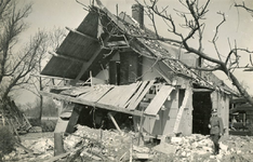RO_NOORDDIJK_01 De boerderij van A.van Marion werd in 1941 getroffen door een bom; 1941