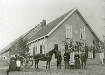 RO_SOKSEWEG_01 De boerderij van J.W. v/d Linden; ca. 1904